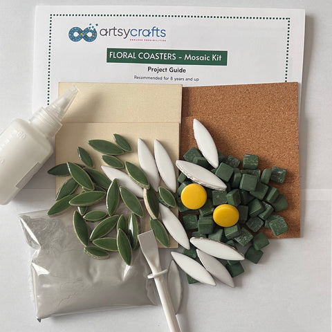 Kit de posavasos con diseño de flores y mosaicos de pétalos blancos