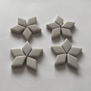 Azulejos de diamante gris claro de 3,5 oz